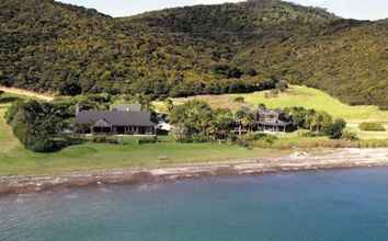 Nearby View and Attractions 4 Pawhaoa Bay Lodge
