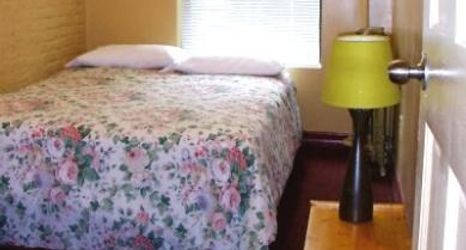 Bedroom 2 Wanderers Inn West