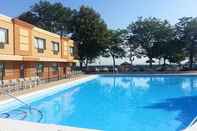 Swimming Pool La Quinta Inn & Suites Chicago Lake Shore