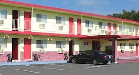 Others 2 Red Carpet Inn Rome