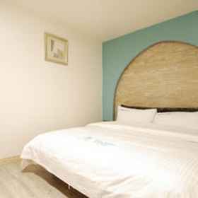 Riviera Motel 1, Hotel Hanmoe Library