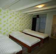 Kamar Tidur 4 Hotel Royal Taste