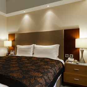 Jen Dow International 1, Hotel Zihguan