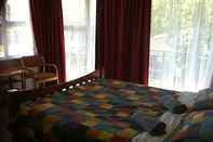 Bilik Mandi dalam Bilik M&Y Airport Guest House