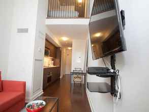 Lobi 4 Pinnacle Suites - Trendy 2-Story Loft offered by Short Term Stays