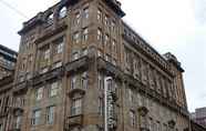 In-room Bathroom 5 Max Serviced Apartments Glasgow Olympic House