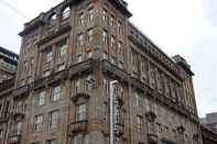 In-room Bathroom Max Serviced Apartments Glasgow Olympic House