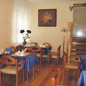 Aurora 1, Hotel Güntzelstraße