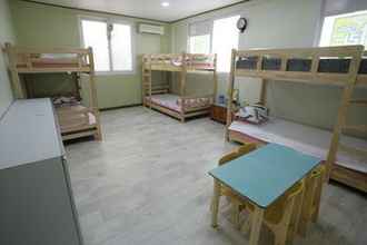 Kamar Tidur 4 Calla Guest House - Hostel