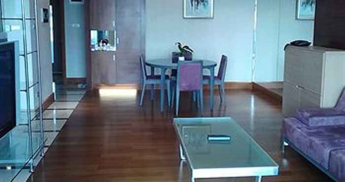 Bangunan Acme Serviced Apartment