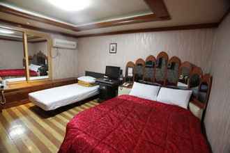 Kamar Tidur 4 Hongkong Hotel