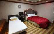 Bedroom 7 Hongkong Hotel
