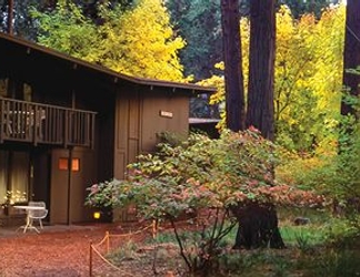 Exterior 2 Yosemite Valley Lodge (former Yosemite Lodge At The Falls)