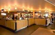 Restoran 5 ZIP by Premier Inn Cardiff