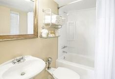 In-room Bathroom 7 Lexington by Hotel RL Miami Beach (formerly Days Inn Oceanside Miami Beach)