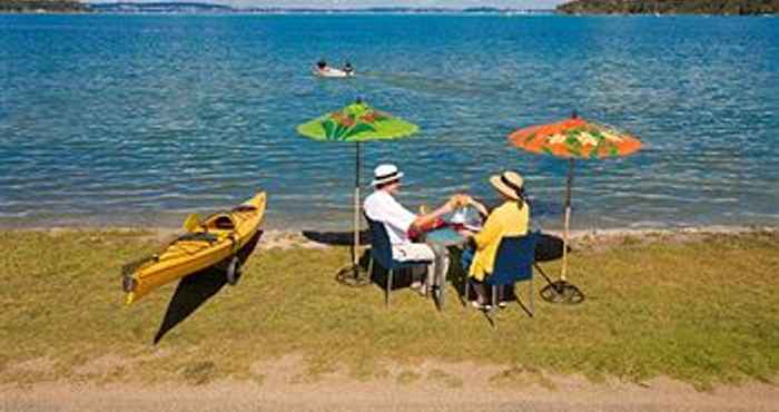 Exterior Breakfast On The Beach Lodge