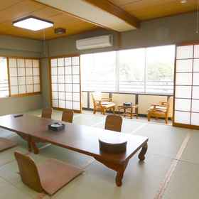 Toshijima Onsen Kutsurogi no Yado Misaki 1, 酒店 松本清 津站大厦店