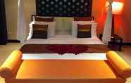 Lobi 7 Room Club Hotel