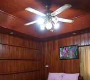 Others 3 Settee Homestay