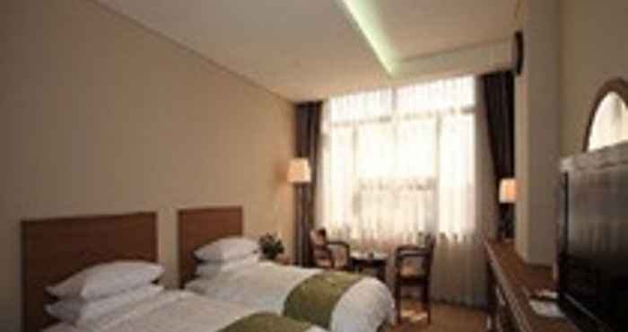 Bedroom Ramada Hotel Dongtan