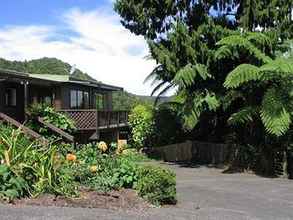 Bedroom 4 Lone Kauri Lodge Karekare