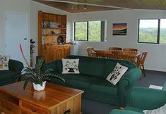 Common Space 3 Lone Kauri Lodge Karekare