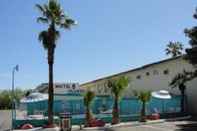 Swimming Pool Motel 8 Las Vegas