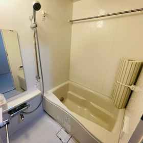 Airstar Haruyoshi1 , 飯店茶山站西自行车停车场