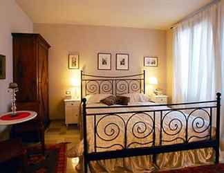 Bedroom 2 Romantic Venice