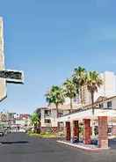 EXTERIOR_BUILDING Ellis Island Hotel (formerly Super 8 Las Vegas Strip Area)