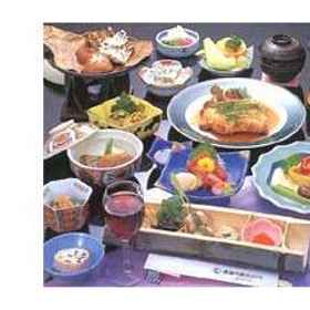 โรงแรมบันได ฮายามา ออนเซ็น อินาวาชิโระ คันโก 1, โรงแรม & ที่พัก โมโตมิยะชิ