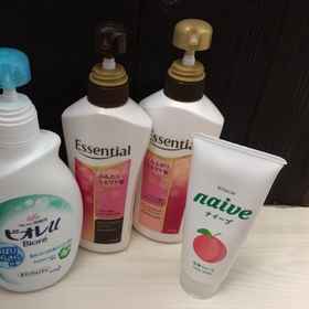 Manazuru Shakado Minshuku Sakuraso 1, Hotel Yugawara Town Tourist Information Center in front of the station