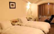 Kamar Tidur 5 King Regency Hotel