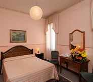 Bedroom 4 Hotel De L’Alboro