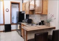 Bedroom 2 Upper Yorkville Suites