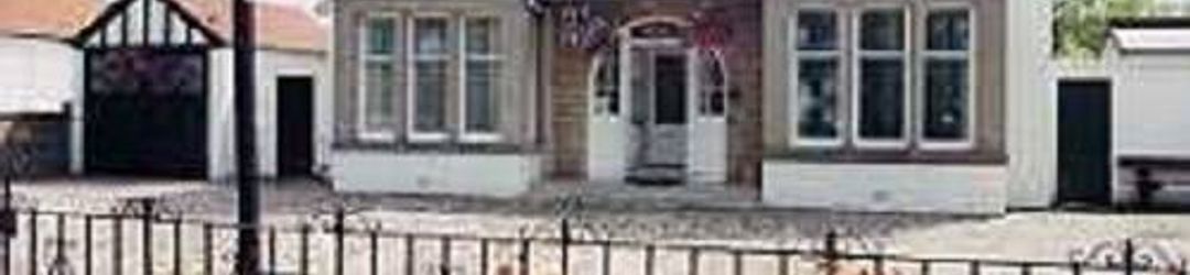 Bên ngoài Milton House