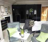 Lobi 4 Allburys Boutique B&B