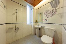 Toilet Kamar Hikyo B and B