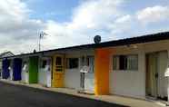 อื่นๆ 2 Rainbow Motel