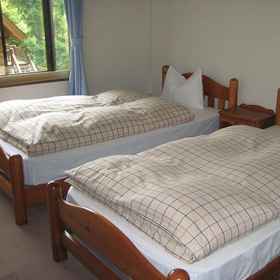 สปอร์ต พาเลซ 1, โรงแรม & ที่พัก สถานีโกฮยัคกาวะ