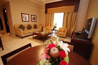 Lobi 4 Golden Tulip Suites Dubai