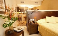 Lobi 2 Golden Tulip Suites Dubai