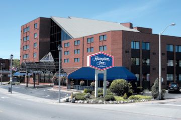 Swimming Pool 4 Clifton Victoria Inn at the Falls (formerly Hampton Inn Niagara Falls)