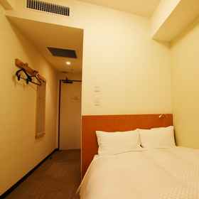 Hotel Century Art1 , 飯店酒殿站