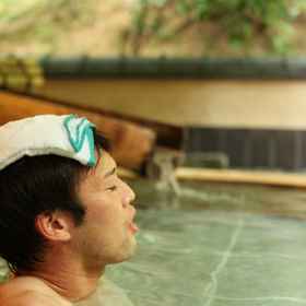 유모토칸 1, 가스가야마역 호텔