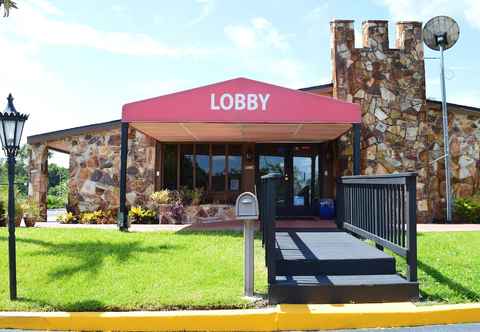 Exterior Liberty Inn