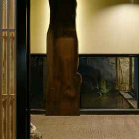 The Private Hanasuisho 1, 후에후키시 이사와 도서관 호텔