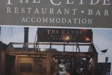 Bên ngoài The Clyde Hotel