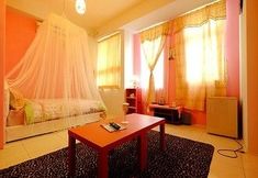 Common Space 7 Colorful Trip B and B