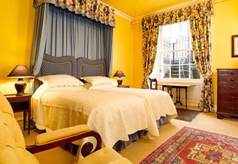 Bedroom Inchgrove House